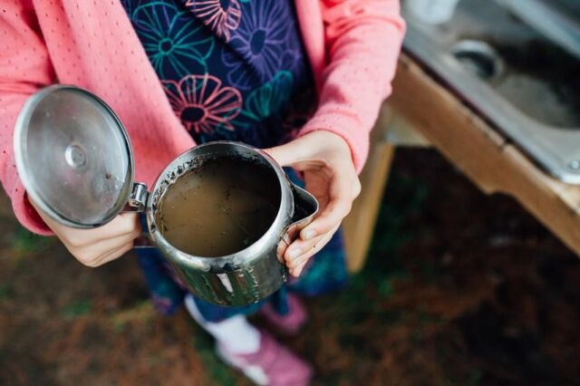 No #sundayscaries over here. Winter might have crept back in overnight, but the sun is shining, the coffee is hot, and the morning nice and slow.

I recently rediscovered these beautiful photos from @juliette_fradin_photography of her daughter working at their mud kitchen (one of the first ones we ever made). Juliette is an absolutely incredible DC area photographer and amazing human who you should be following too!
.
.
#curatedplayspaces #mudkitchenideas #dcmoms #letthemgetdirty #outsideplayanyday